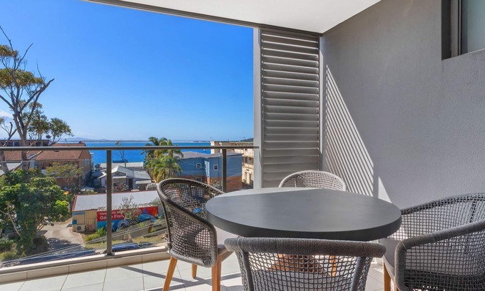 Shoal Bay Apartment | Lovely apartment in a prime location