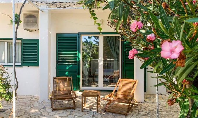Cesarica Apartment | Lovely apartment in Cesarica with WiFi