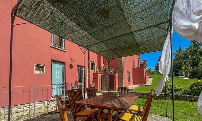 Cavriglia Villa | Lovely apartment in villa for 6 guests with WIFI, pool, TV, patio, pets allowed and parking