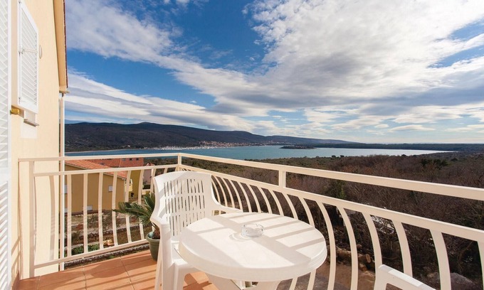 Kornic Apartment | Lovely apartment in Kornic with WiFi