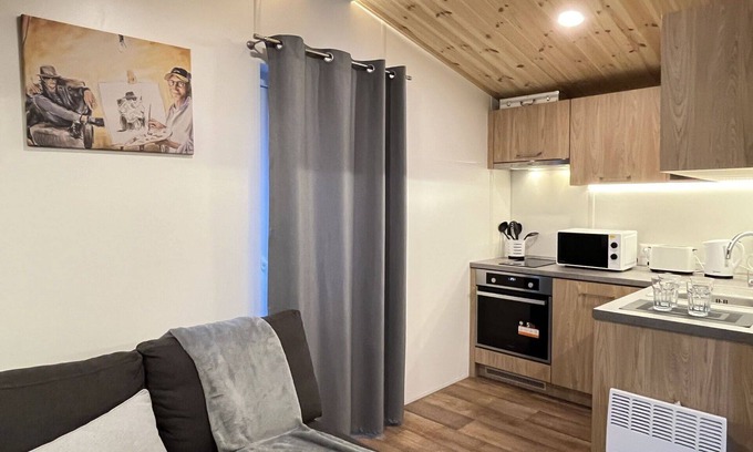 Wemding House | Lovely apartment in villa for 4 guests with WIFI, TV and terrace