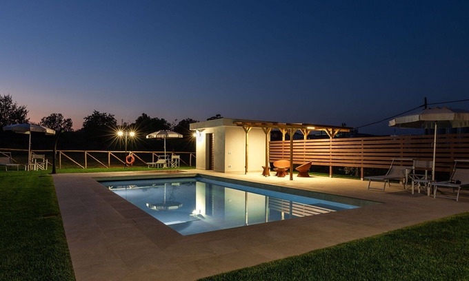 Larciano House | Lovely apartment in villa for 4 guests with A/C, WIFI, pool, TV and panoramic view