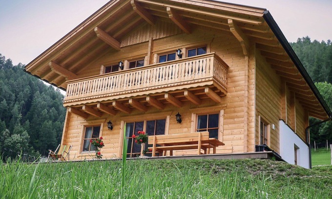 Heiligenblut House | Lovely apartment in villa for 6 people with WIFI, TV, terrace and pets allowed