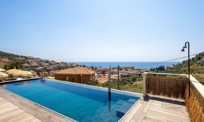 Costarainera Apartment | Lovely apartment for 4 guests with WIFI, pool, A/C, TV, terrace and parking