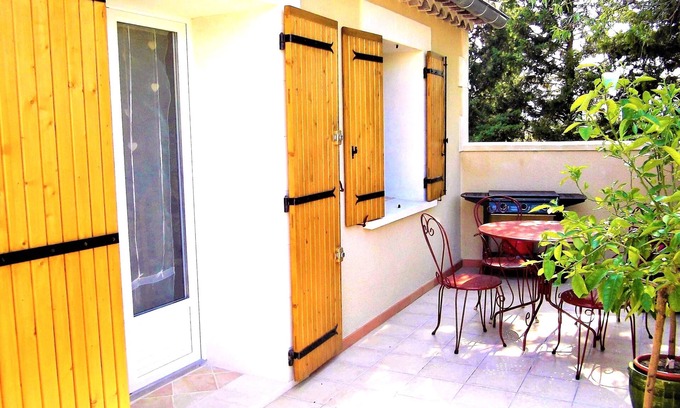 Vedene Apartment | Lovely Appart-Villa 60 m² for 2 pers in Provence in Nice Village next to Avignon