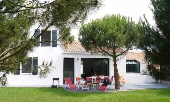 Noirmoutier-en-l'Ile House | Lovely, comfortable house built in 2010, 200m from the beach, 8 bikes and free wifi.