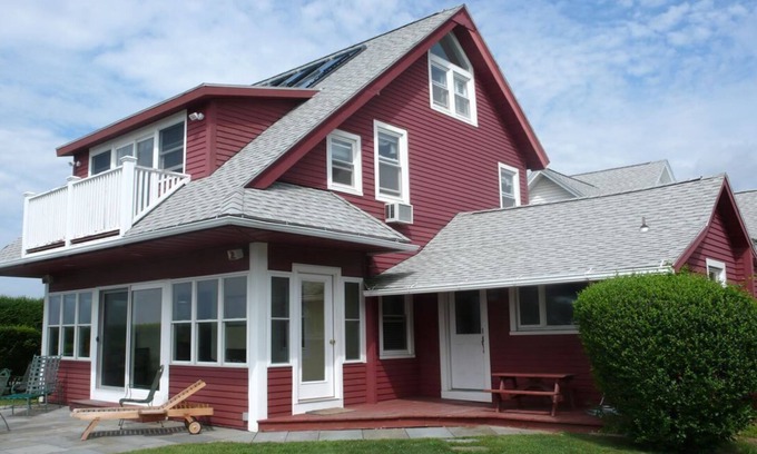 Madison Cottage | Lovely Cottage By The Beach With Spectacular Views Of The Long Island Sound