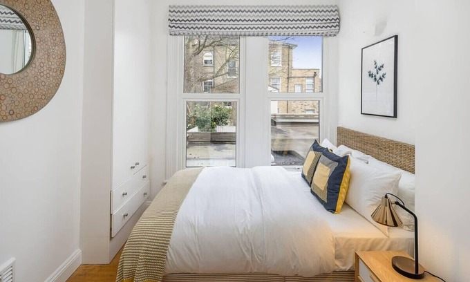 Shepherd's Bush Apartment | Lovely Designer 1 Bedroom Shepherd's Bush 7 min to tube