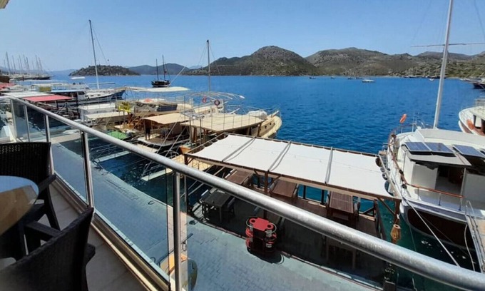 Mentese Apartment | Lovely Flat with Sea View near Beach in Bozburun