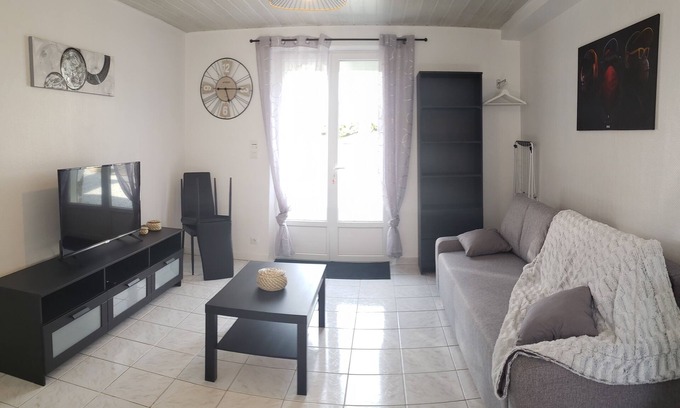 Fouesnant Apartment | LOVELY, FULLY-EQUIPPED STUDIO WITH TERRACE 5 MINUTES' DRIVE FROM THE BEACH