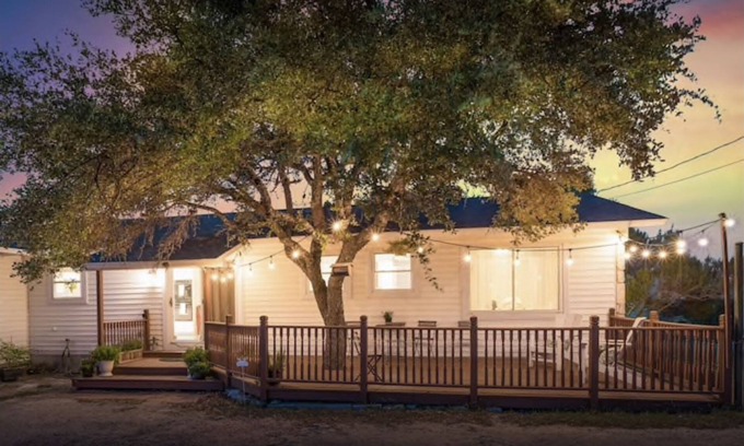 Dripping Springs House | Lovely Hill Country Getaway near wineries, breweries, distilleries and more!