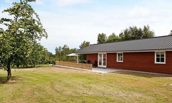Ordrup House | Lovely Holiday Home in Fårevejle with Terrace
