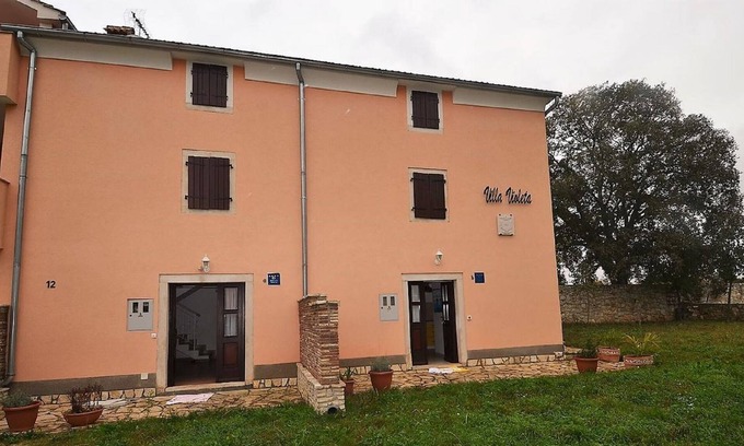 Krmed House | Lovely Holiday Home in Rovinj with Private Terrace