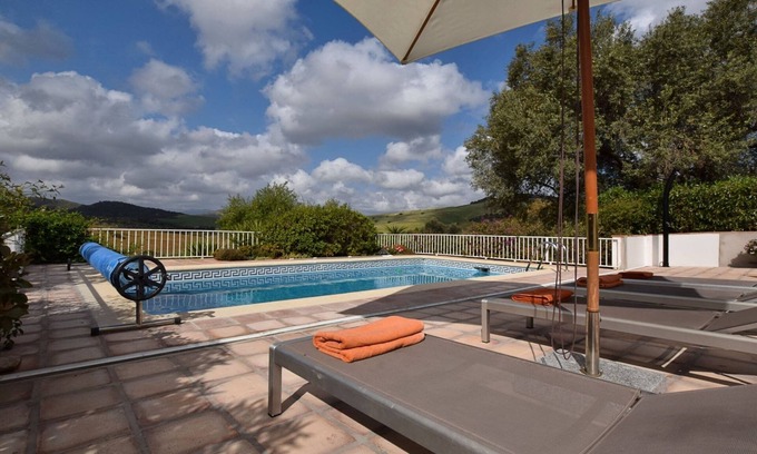 Almogia House | Lovely Holiday Home with Private Swimming Pool in Almogía