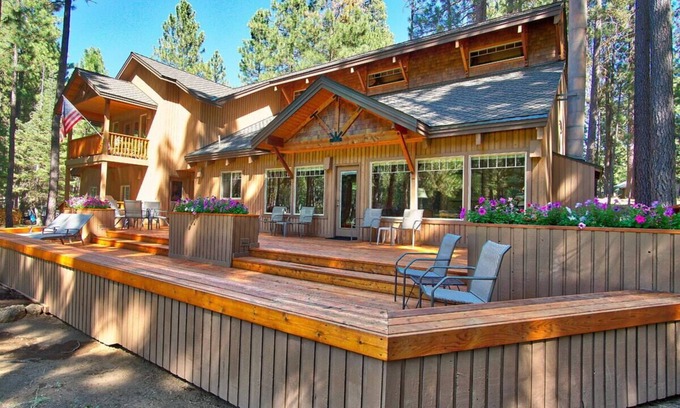 Black Butte Ranch House | Lovely home directly on the 15th Fairway!