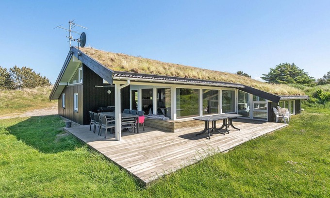 Blokhus House | Lovely home in Blokhus with sauna