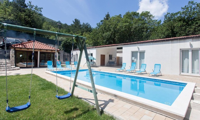 Svinisce House | Lovely home in Kucice
