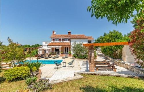 Loborika House | Lovely Home In Loborika
