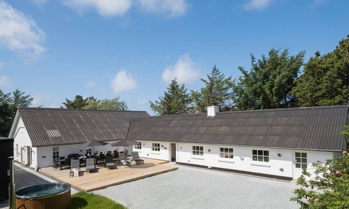 Nr. Lyngby House | Lovely home in Løkken with sauna