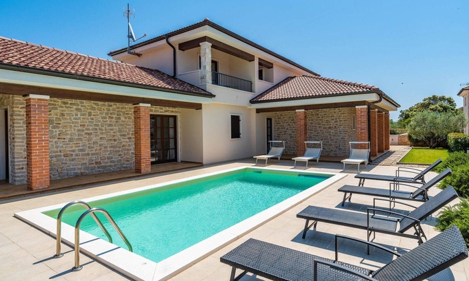 Muline House | Lovely home in Muline with WiFi