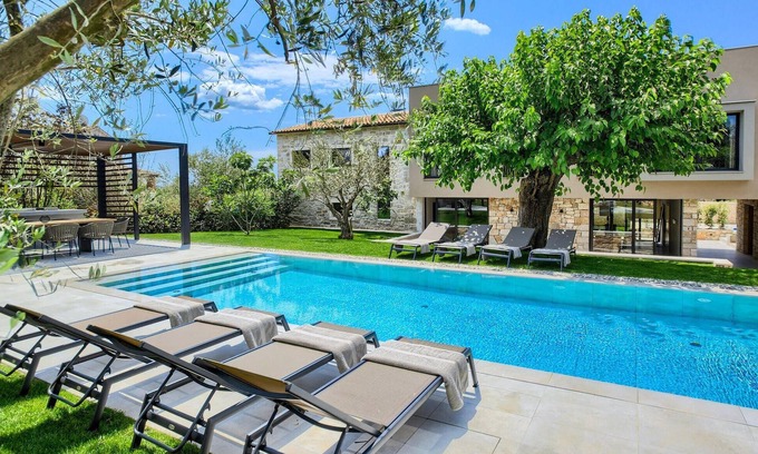 Kirmenjak House | Lovely home in Porec with sauna
