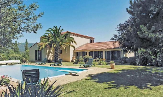 Prades House | Lovely Home In Prades