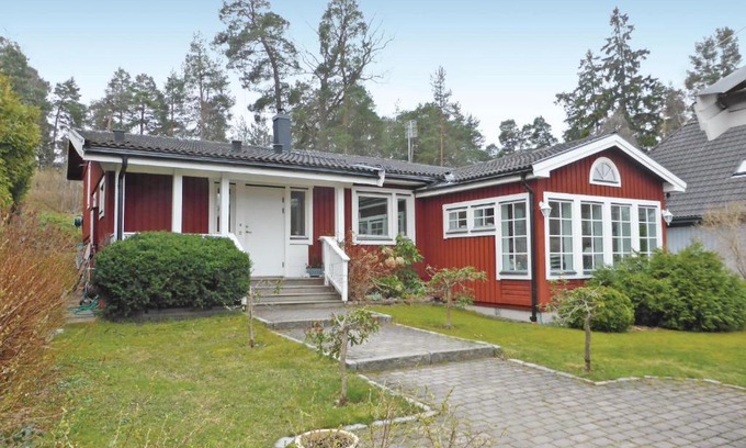 Nacka Municipality House | Lovely Home In Saltsjö-Boo With Sauna