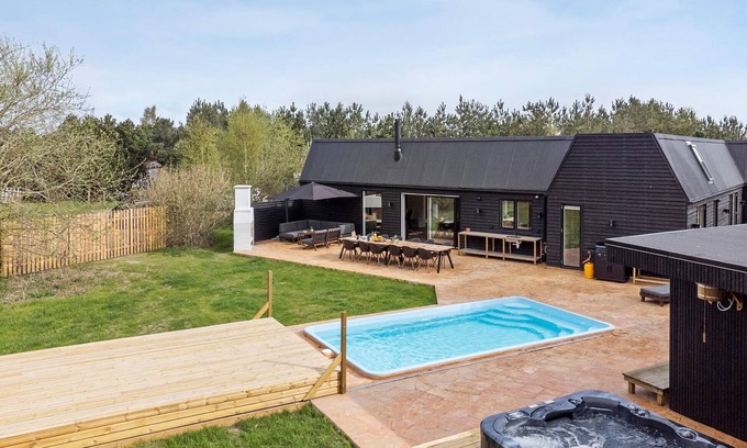Vaeggerlose House | Lovely home in Væggerløse with sauna