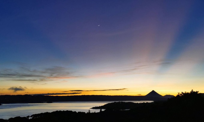 Angeles House | Lovely house fully equipped with the best view of the volcanos and the lake.
