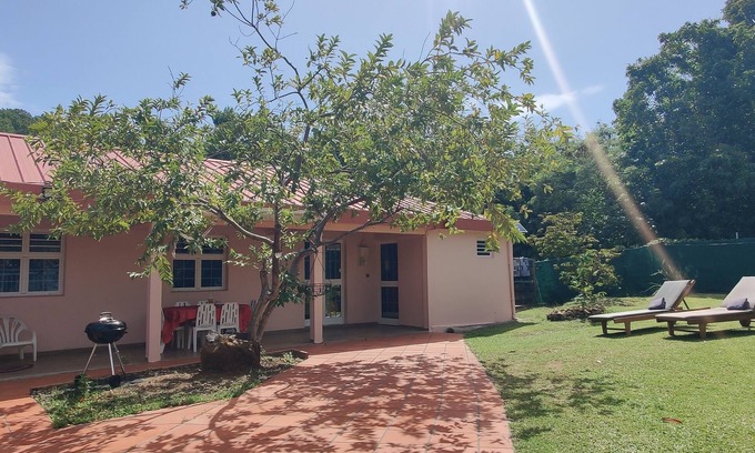 Sainte-Anne House | Lovely house with garden