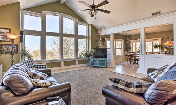 Lake Arrowhead Cottage | Lovely Lake Arrowhead Home w/Private Hot Tub