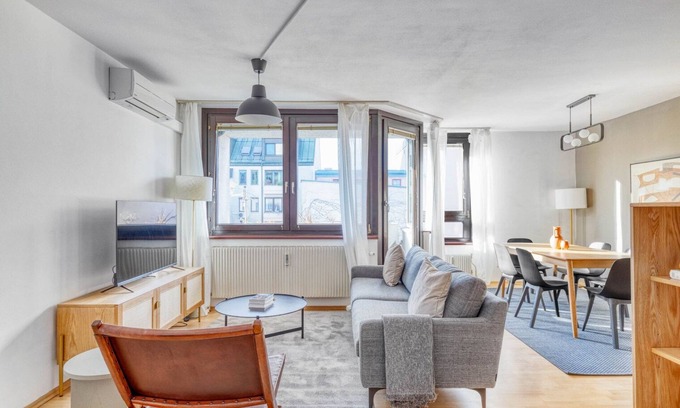 Meidling Apartment | Lovely Meidling 2BR w/Elevator & Balcony nr U6 & Tram 62, by Blueground