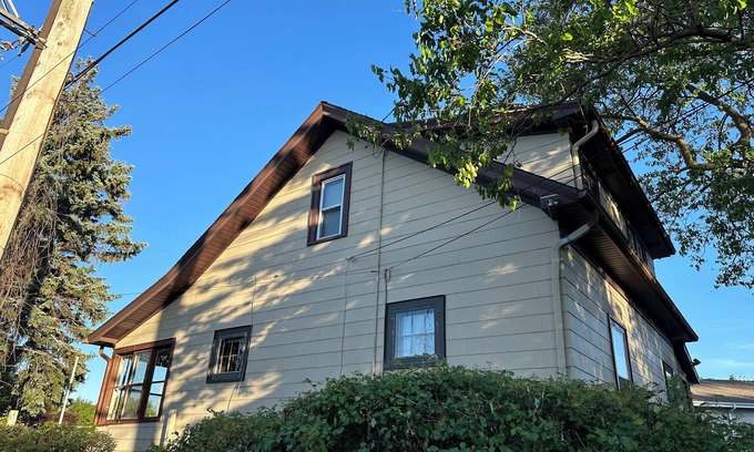 Milwaukee House | Lovely Milwaukee/West Allis Bungalow Home ^ Only 12 min from RNC Convention