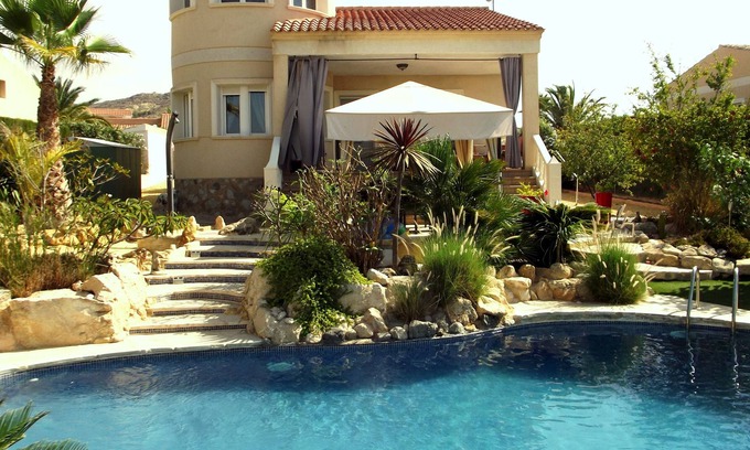 Hoya de los Patos Villa | Lovely Modern 4 Bed Villa with Private Pool in Busot, Nr El Campello , Alicante