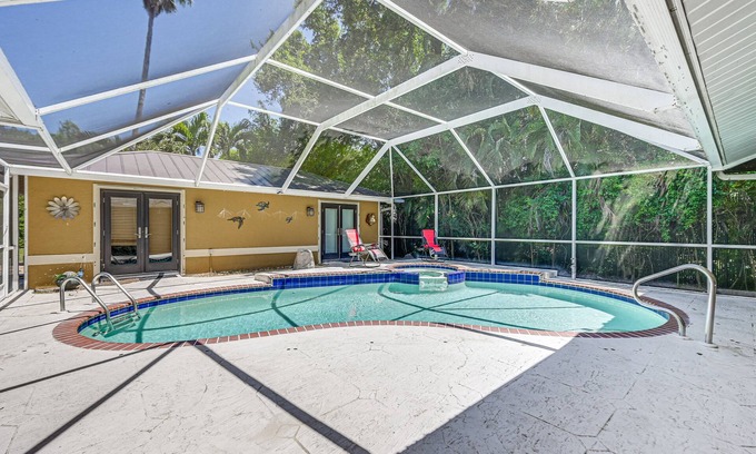 Naples House | Lovely Naples Home: Backyard Oasis w/Pool!