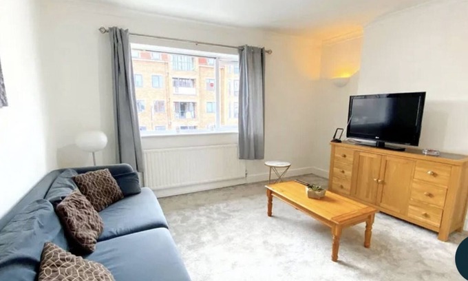 Garston Apartment | Lovely refurbished 4 bed property, with outside terrace