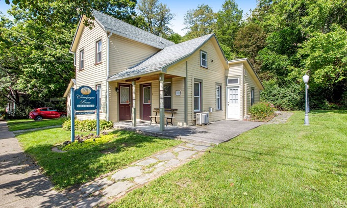 Hammondsport Apartment | Lovely Set of Studios W/ Free WiFi & Excellent Location Near Town & Attractions!