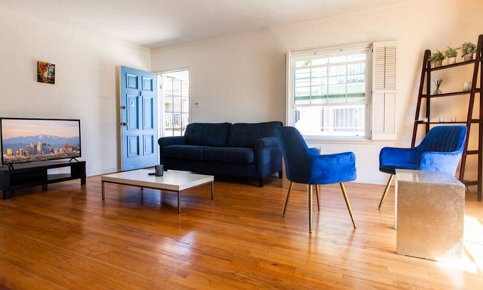Northeast House | Lovely & Spacious 2 Bedroom With Fireplace F