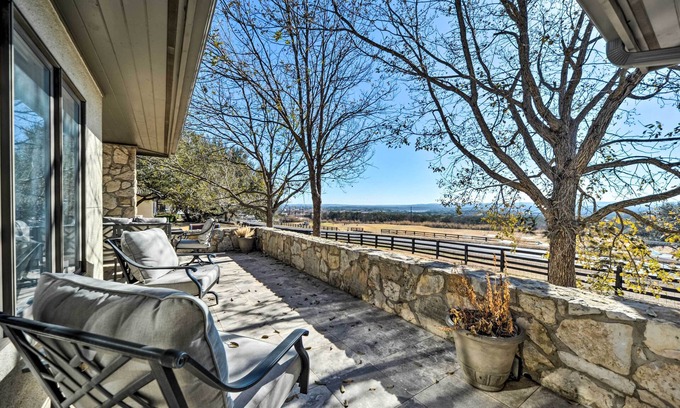 Barton Creek Lakeside Cottage | Lovely Spicewood Cottage w/Patio & Grill!