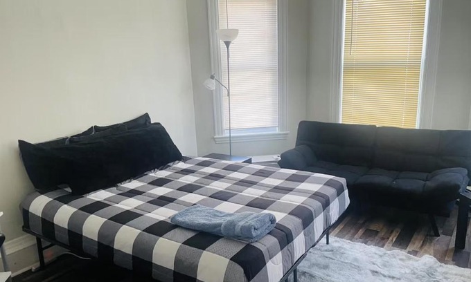 Dorchester House | Lovely stay close to the redline and Boston Downtown