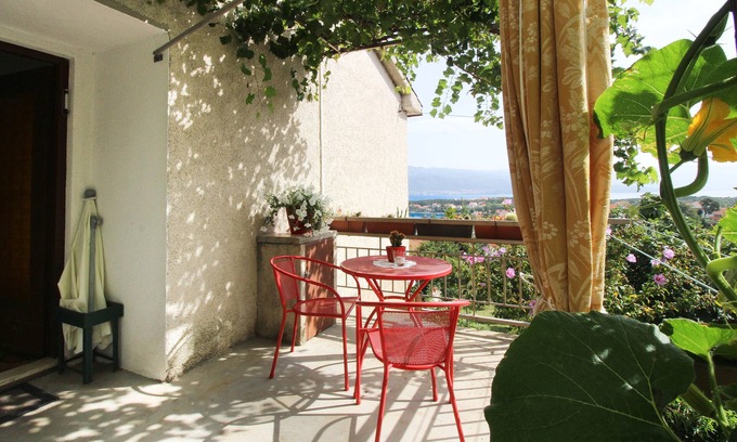 Silo Apartment | Lovely studio apartment with Balcony and Sea View