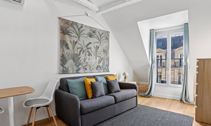 Saint-Germain-des-Pres Apartment | Lovely studio for 2 people in Paris