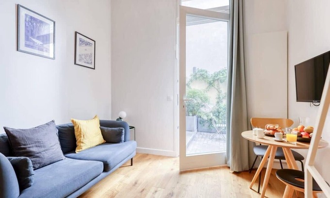 Quartier des Grandes-Carrieres Apartment | Lovely Studio in a Secret Courtyard Montmartre (2)