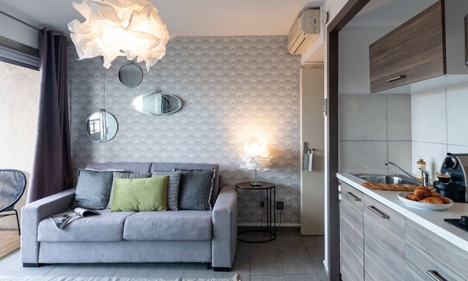 Juan-les-Pins Apartment | Lovely Terrace 2B - One Bedroom Apartment, Sleeps 4