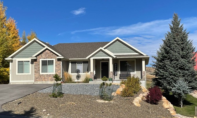 Harbor Village House | Loving Life @ the Lake at Harbor Village! 8 bdrm sleeps 30! Firepit Ping Pong!