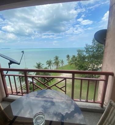 Taman Haji Zainal Apartment | Lovly Couple Sea View w Netflix