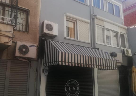 Old Town Apartment | Low Cost, Inferior, Usefull Flat in City Centre Alsancak