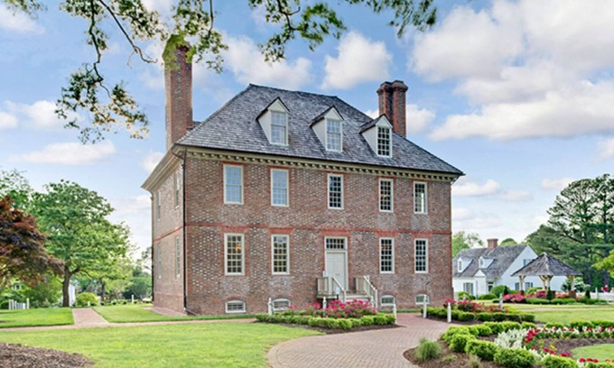Berkeley Resort | Low Rates for The Historic Powhatan Resort