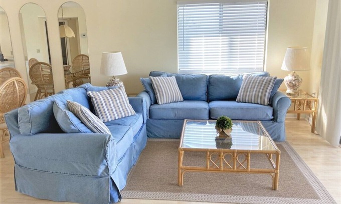 Butler Beach Condo | LOW RATES - Very Clean, Building G, 2/2 Pool, Beach, Tennis, Wifi Top floor