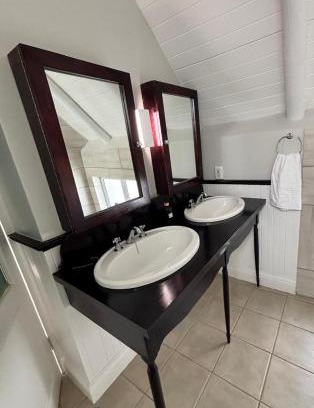 Saint Francis Bay Apartment | Low tide at no 35